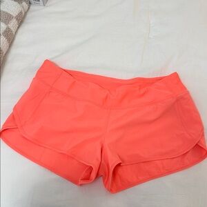 Lulu lemon women’s shorts size 6